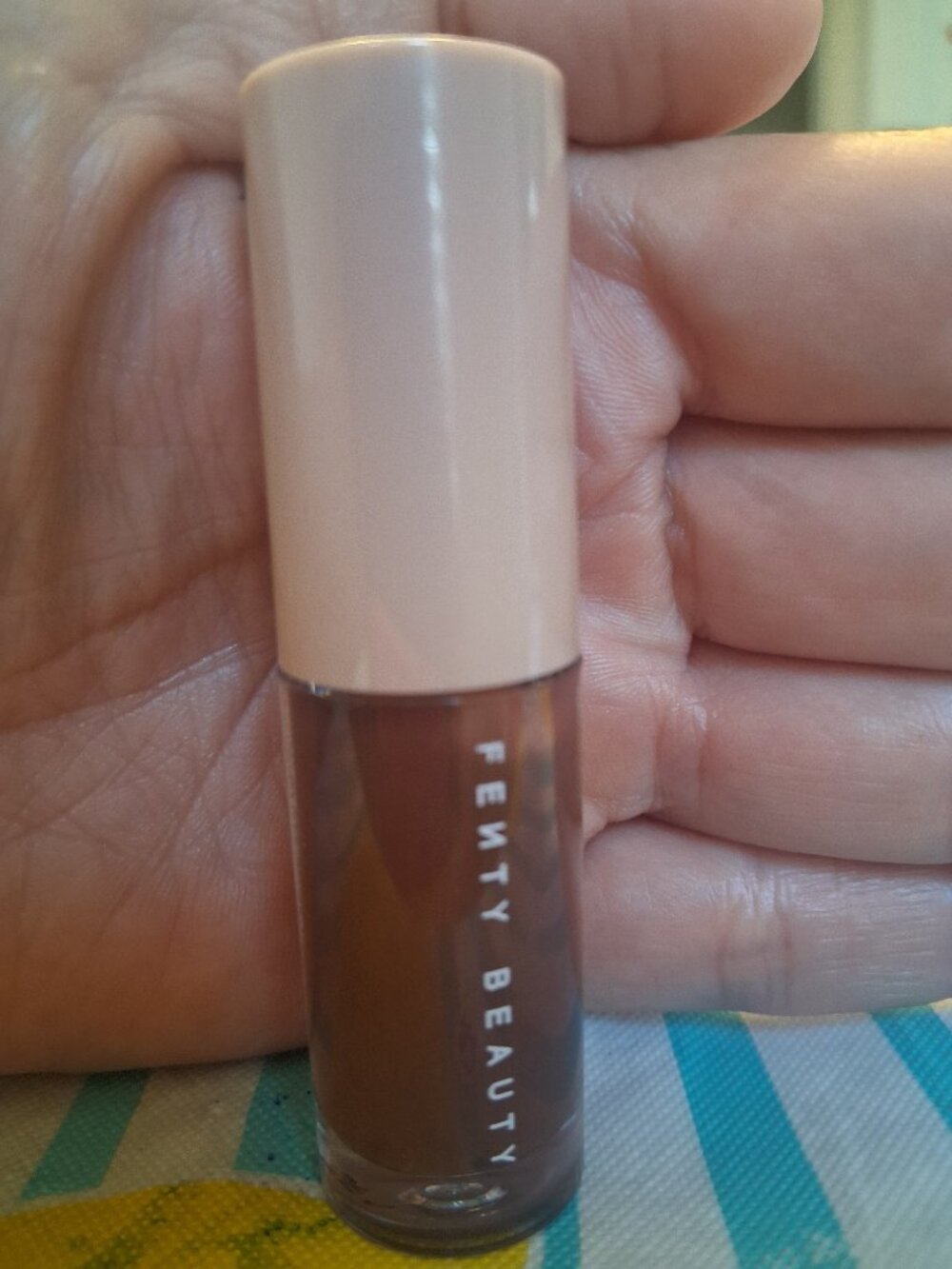 🎉 $5 Fenty Beauty Gloss Bomb Heat Universal Lip Luminizer in Hot Chocolit
